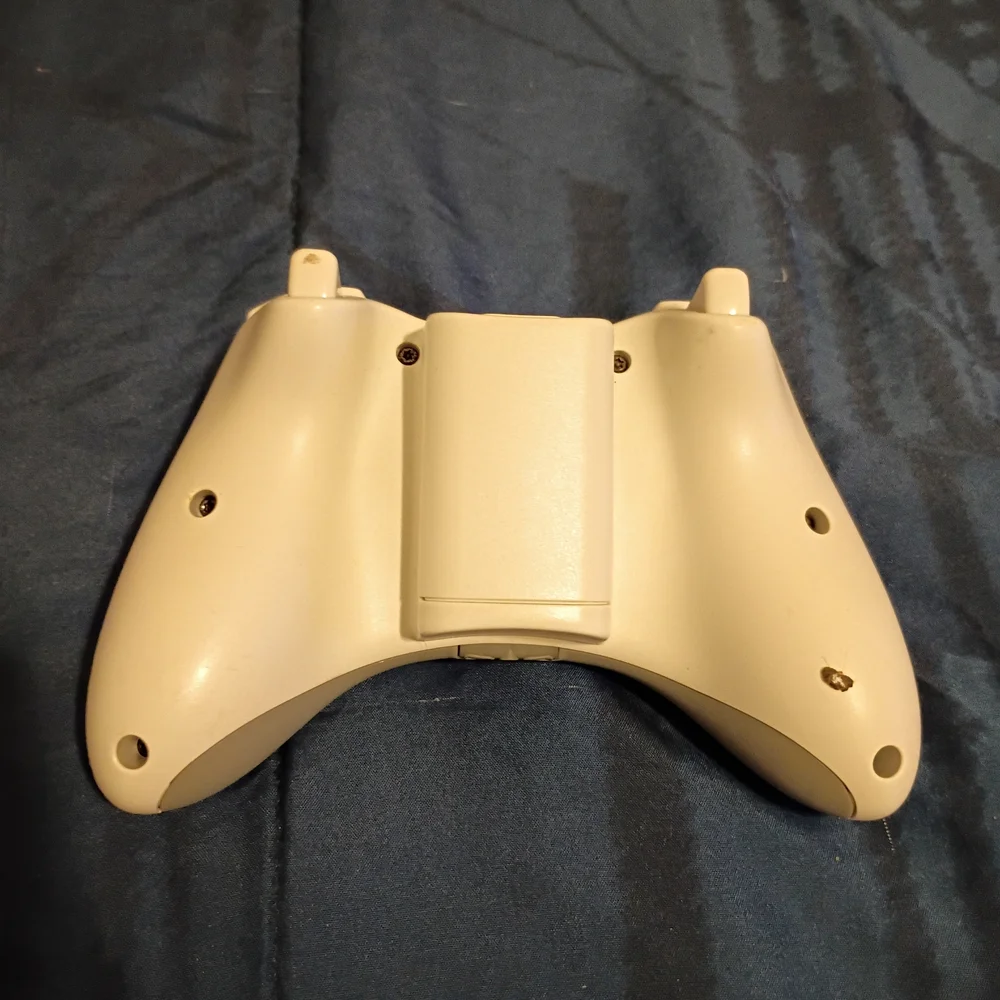 X-Box 360 Controller - Picture 2 of 4